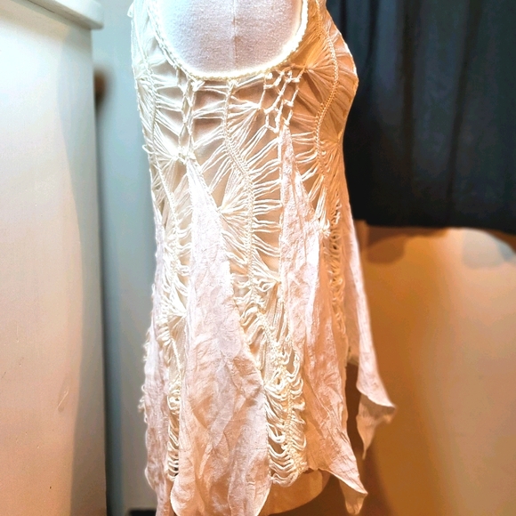 EUC| WHITE CREAM MACRAME BOHO FESTIVAL TOP - Picture 5 of 6